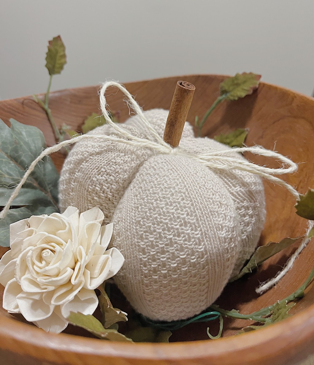 Fall Crafts: No-Sew Sock&nbsp;Pumpkins